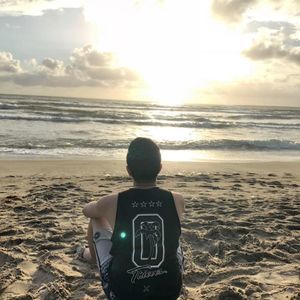 Meet your Posher, Christian jay